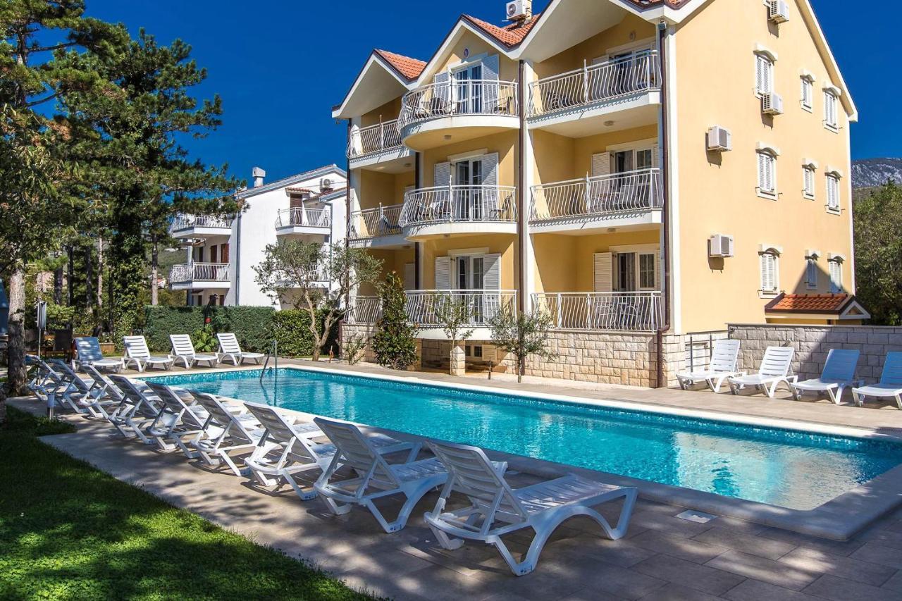 Apartments With A Swimming Pool Jadranovo, Crikvenica - 3238 外观 照片