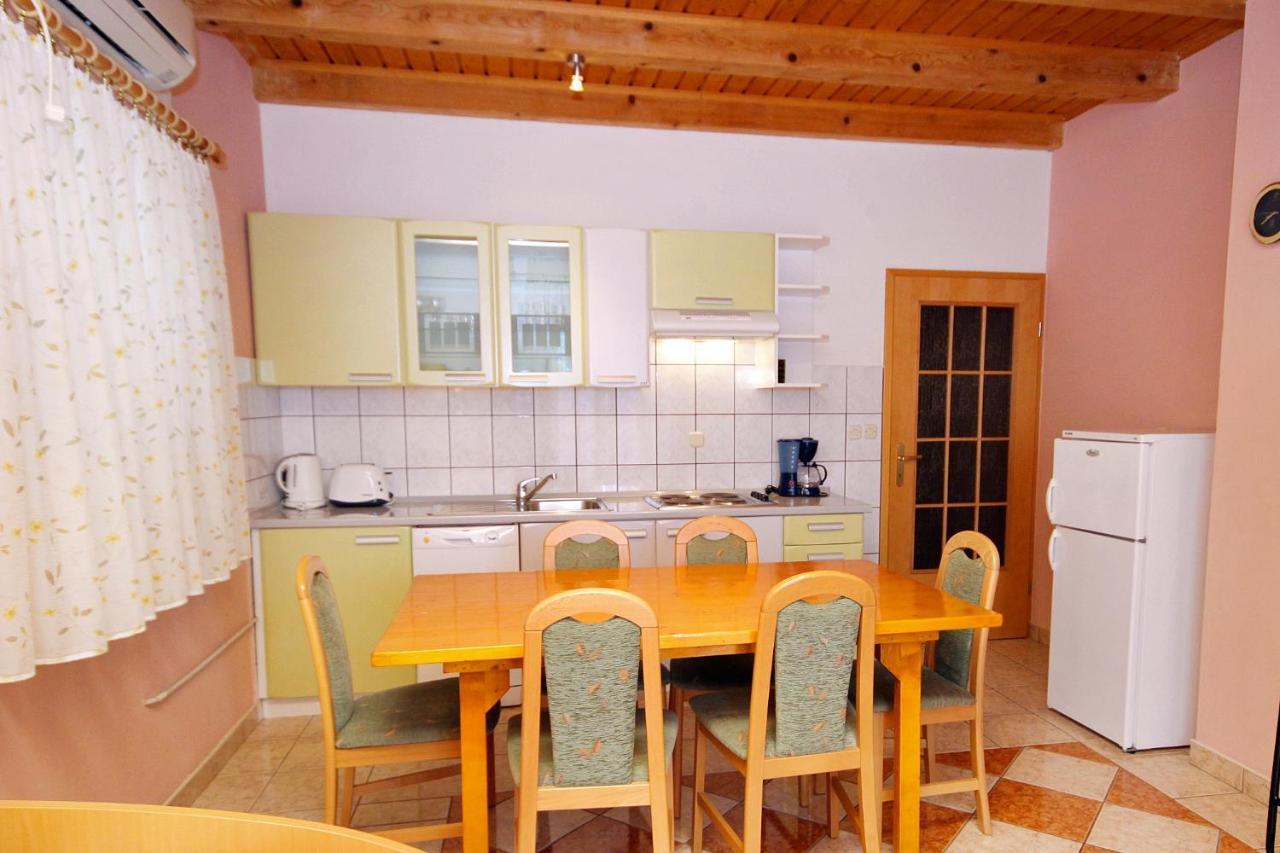 Apartments With A Swimming Pool Jadranovo, Crikvenica - 3238 外观 照片